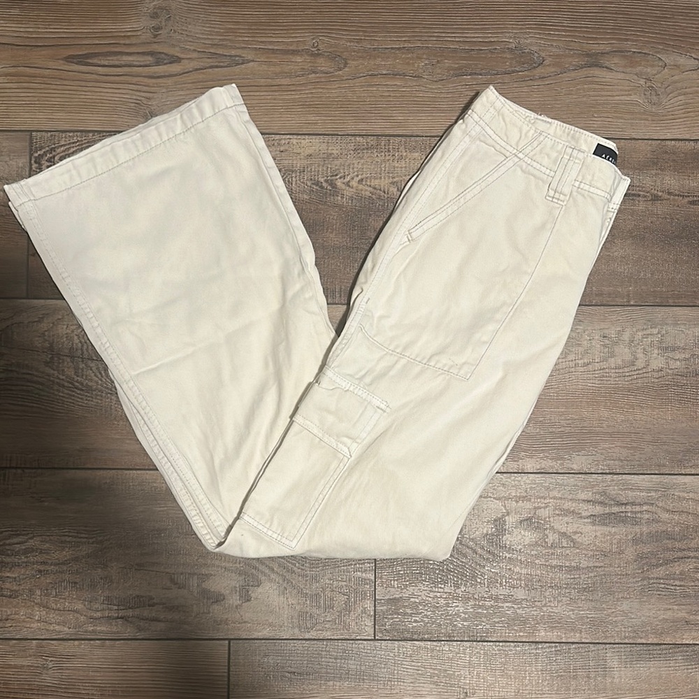 Aeropostale Cream Cargo Pants with Straight Leg